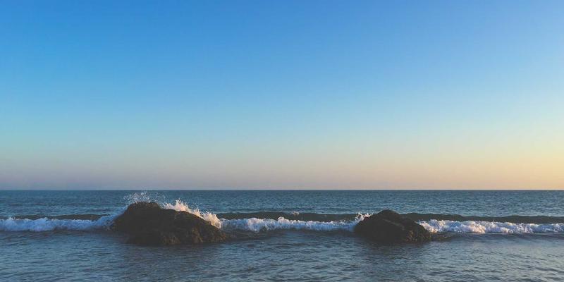 专业运动眼镜选购指南：偏光、防雾与UV防护如何匹配不同运动场景 | 体育零售与赛事服务必备知识