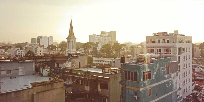 篮球鞋科技解析：缓震、抓地与支撑如何影响赛场表现 | 运动装备与赛事服务指南