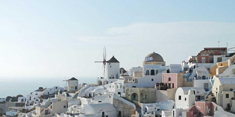 赛事服务与运动装备指南：深度剖析Tritan、不锈钢与食品级塑料水壶的材质安全与长期使用建议